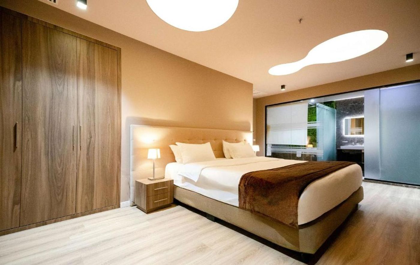 Best Western Premier Ark 12.12.25