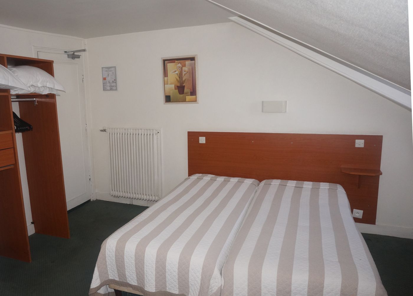 Hotel-Nord-Et-Champagne-Room-27