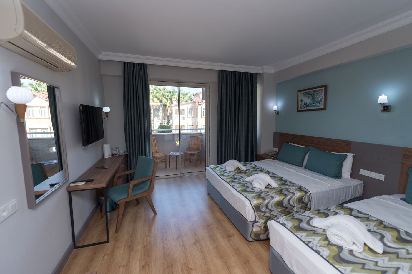 Side Village Family Suites