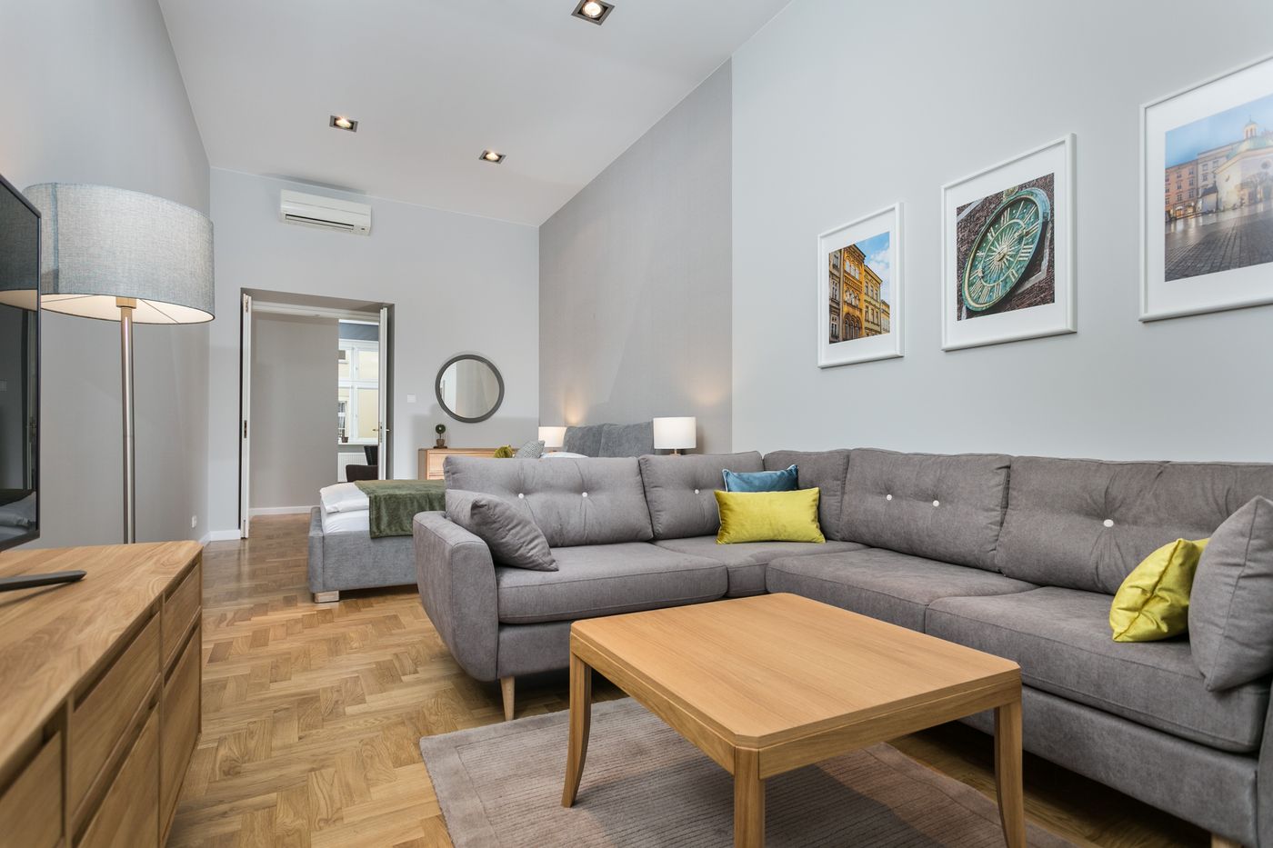 Venetian-House-Market-Square-Aparthotel-Room-16