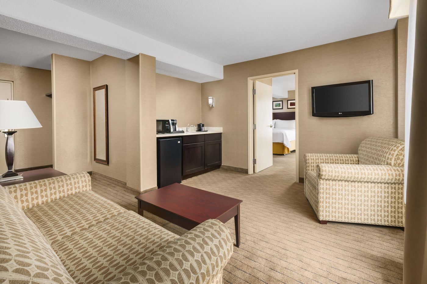 Holiday-Inn-Express-Boston-Brockton-Room-6