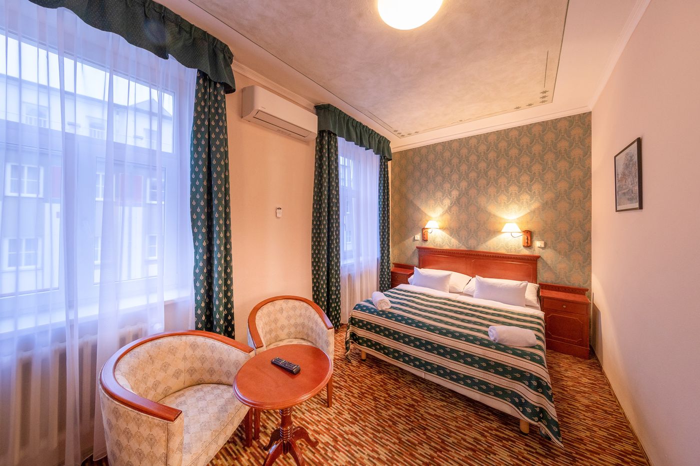 Hotel-Meteor-Plaza-Prague-Room-15