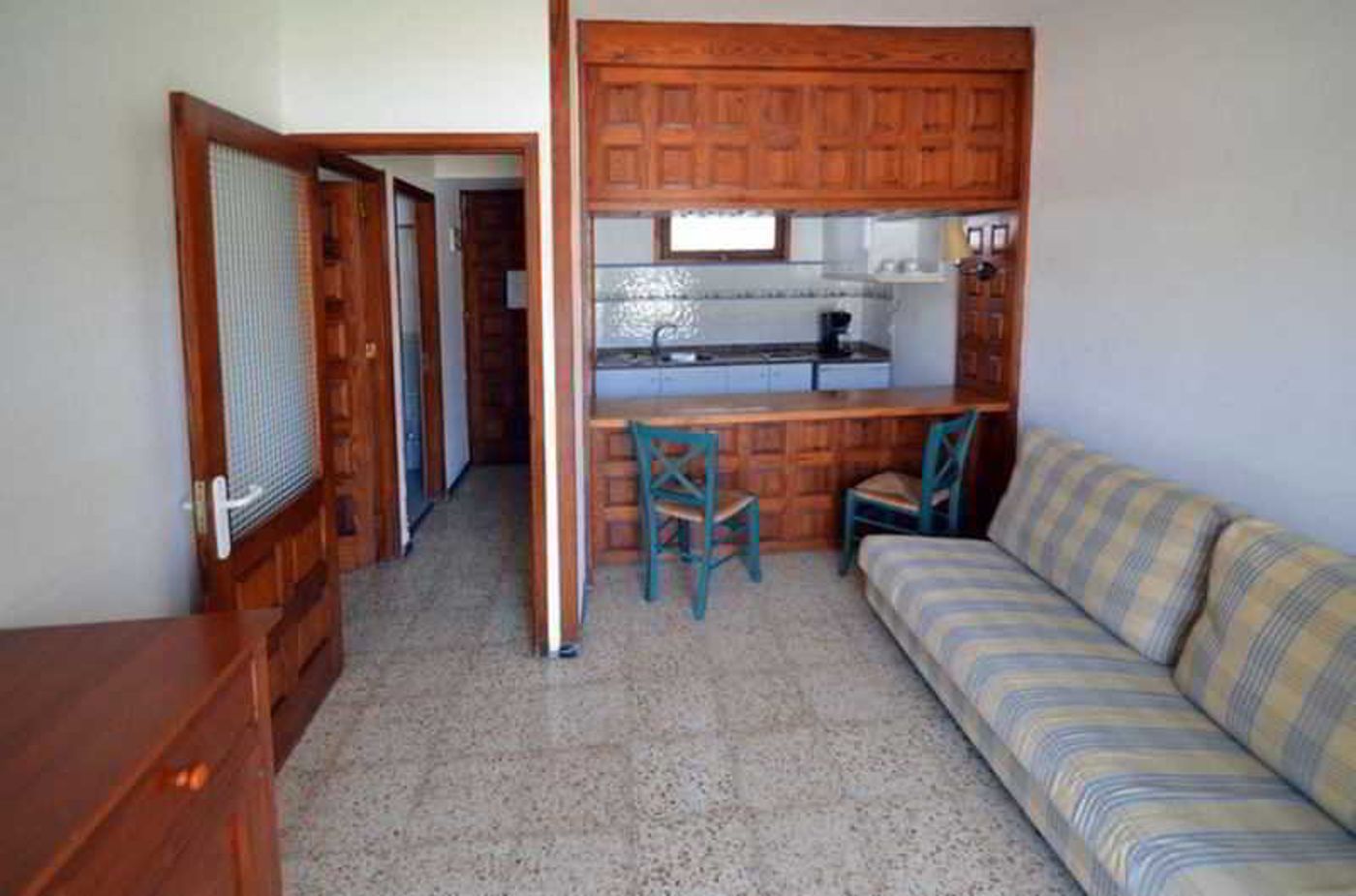 Los-Nardos-Room-9