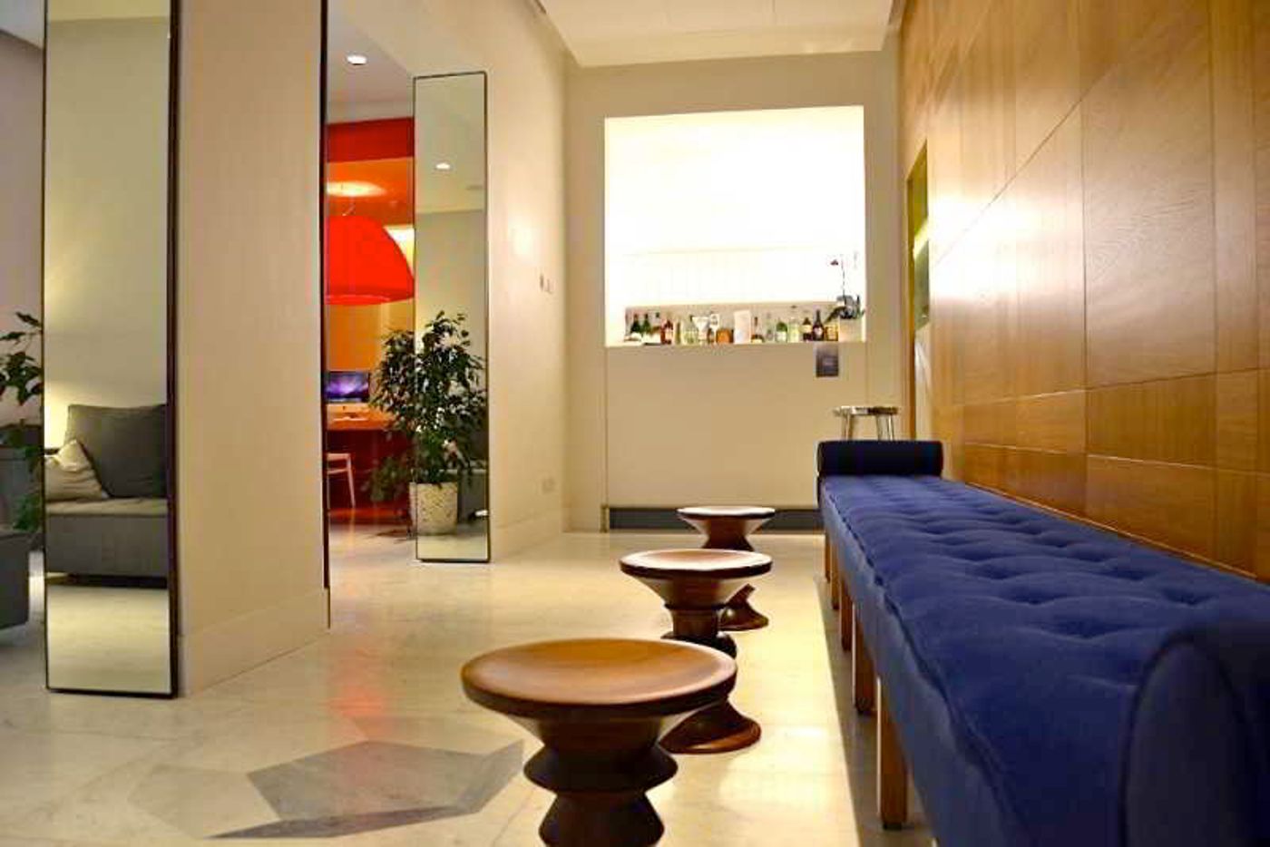 Hotel-White-Lobby-14