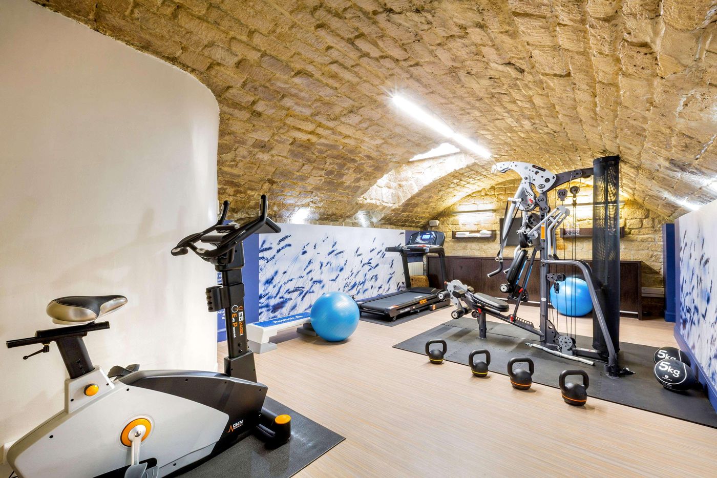 Hotel-Litteraire-Arthur-Rimbaud--BW-Signature-Coll-Sports-and-Entertainment-71