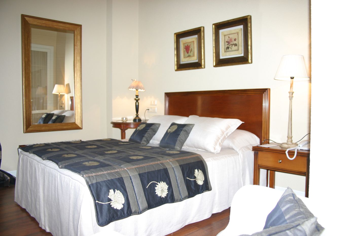 Hotel Arcea Palacio de las Nieves-Spain-Langreo-Room-9