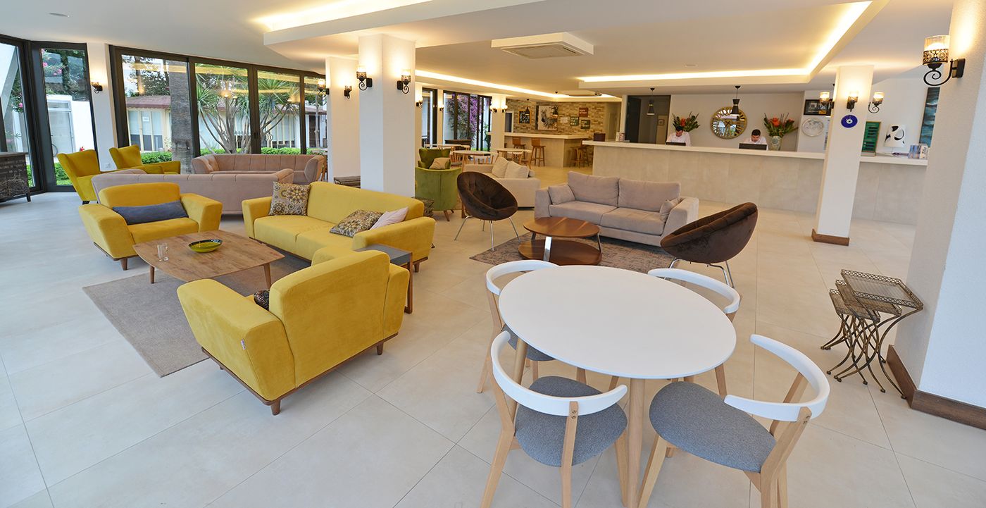 Bitez-Garden-Life-Lobby-52