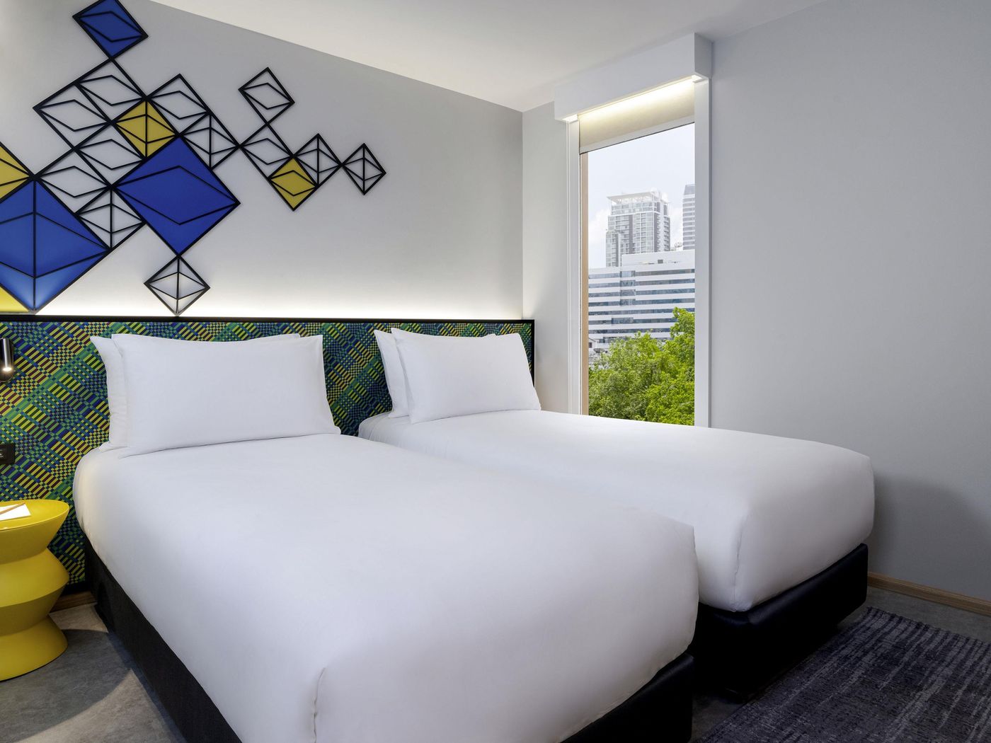 ibis-Styles-Bangkok-Silom-Room-11