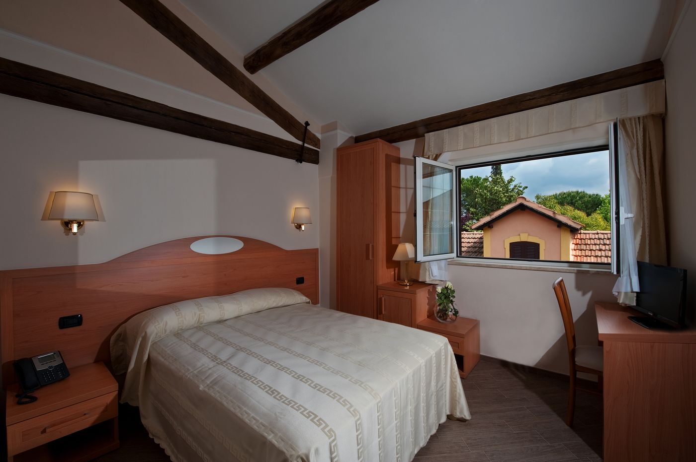 Hotel-Roma-Tiburtina-Room-23