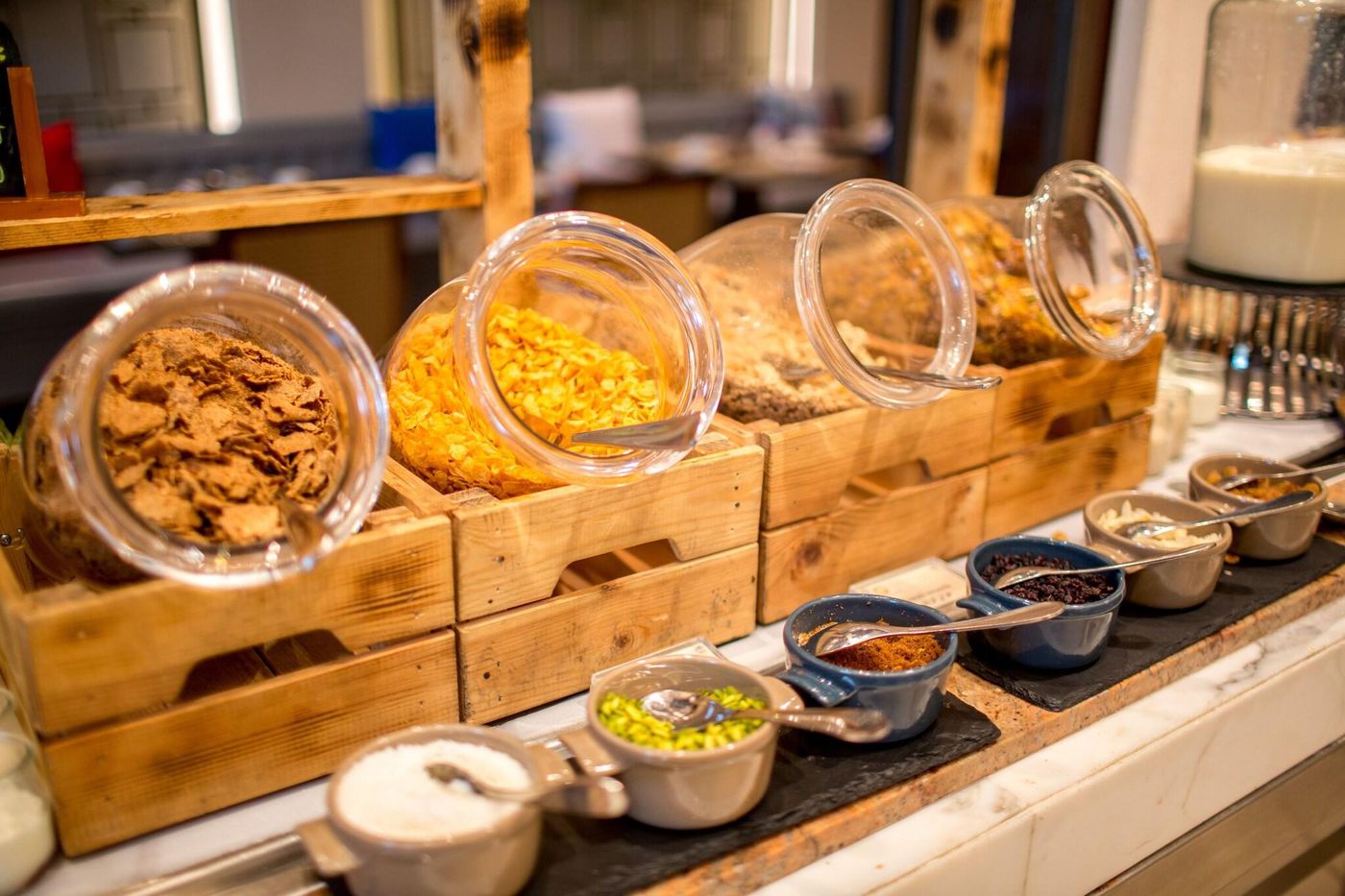 The-Ritz-Carlton--Dubai-Restaurant-56