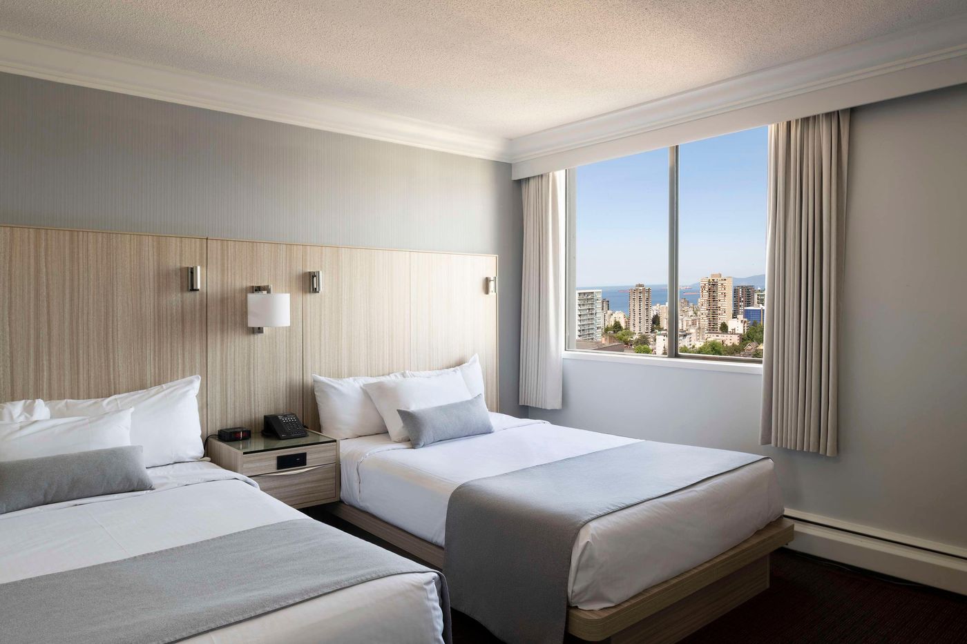 Century-Plaza-Hotel---Spa-Vancouver-Room-71