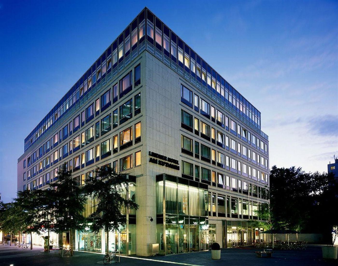 Lindner-Hotel-Berlin-Ku-damm--part-of-JdV-by-Hyatt-General-view-4