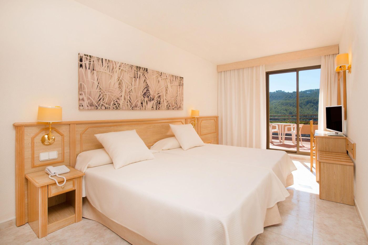 Hotel-Galeon-Ibiza-Room-7