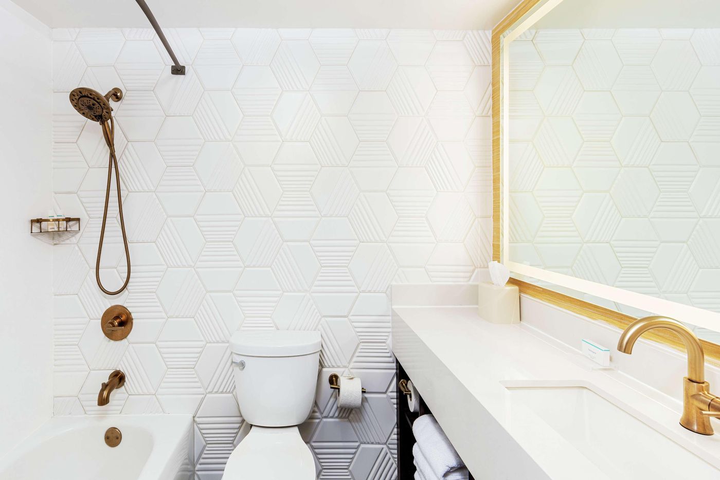 Hilton-Garden-Inn---Los-Angeles-Hollywood-Room-26