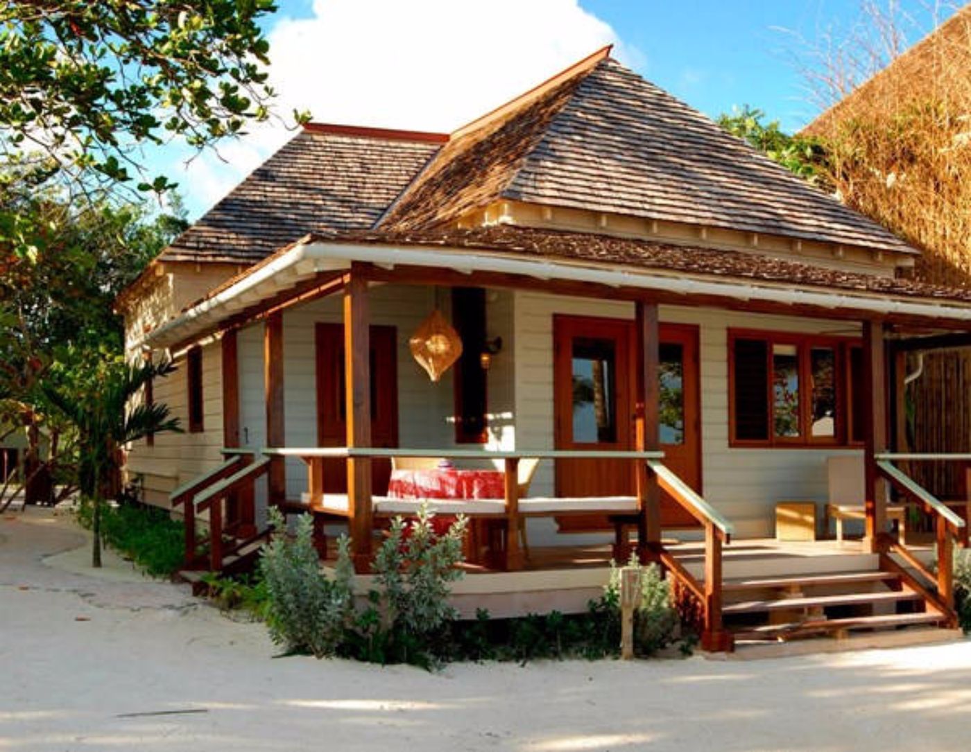 GoldenEye-Resort---Spa-Room-5