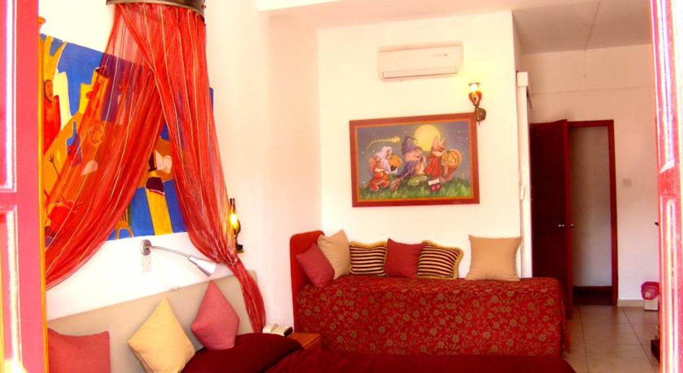 Kiniras Traditional Hotel