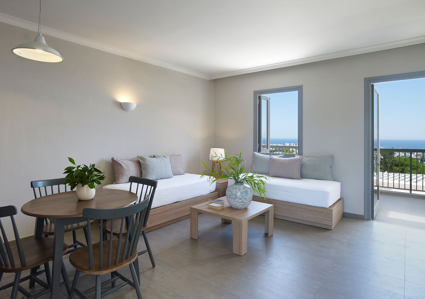 Louis-St-Elias-Resort---Waterpark-Room-43