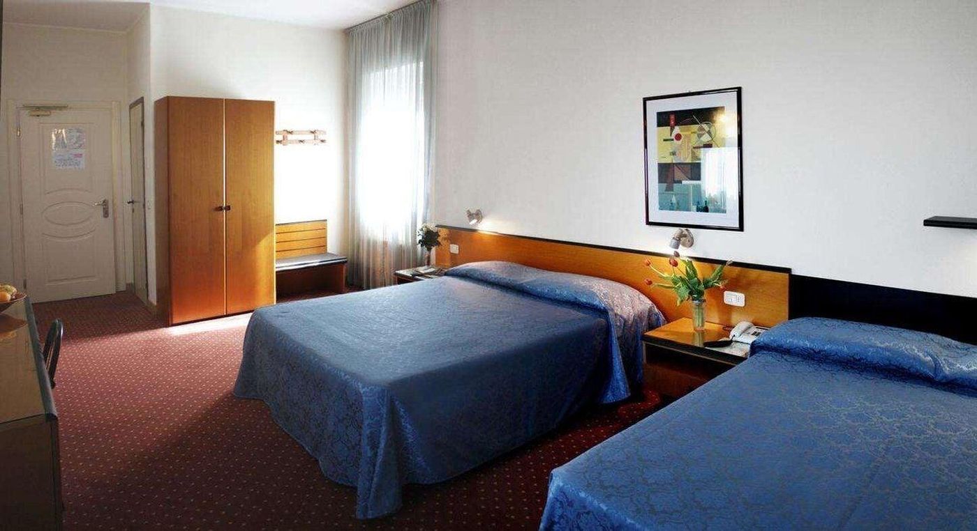 Hotel-Nuova-Grosseto-Room-17