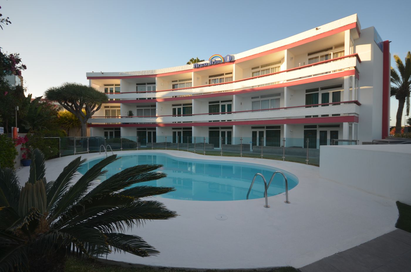 Arco-Iris-Apartments-Pool-5