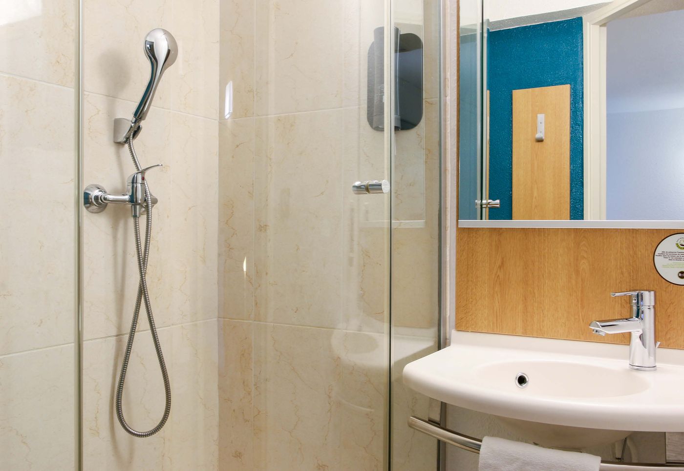 B&B HOTEL Aubagne Gemenos-France-MARSEILLE-Room-7