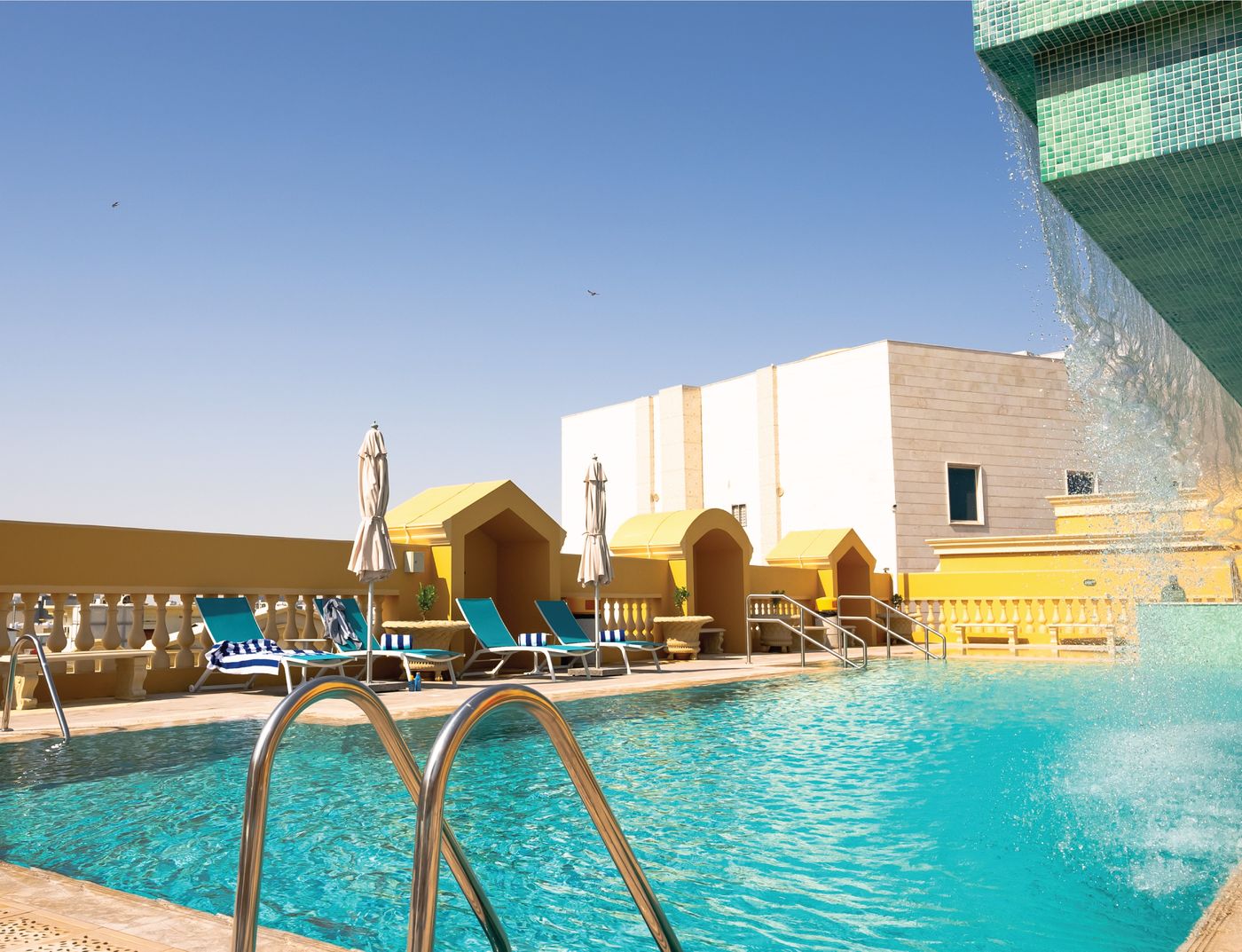 Somerset-Al-Mansora-Doha-Pool-2