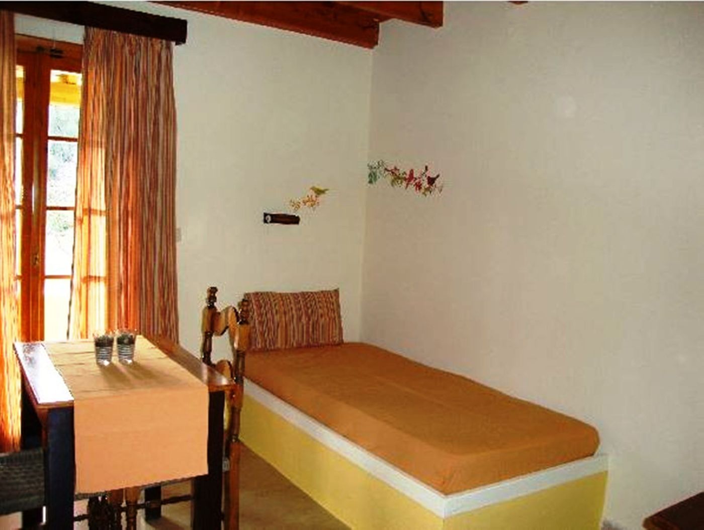 Mary-Helen-Apartments-Room-7