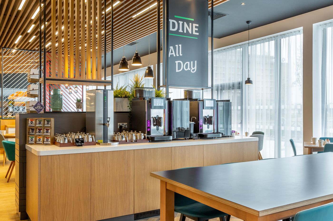 Holiday-Inn-Dublin-Airport-Restaurant-16