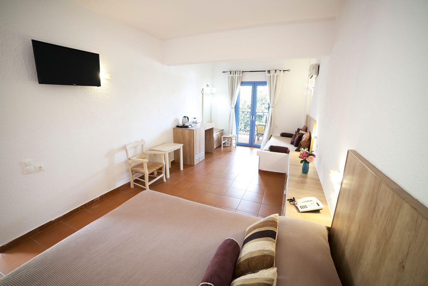 Elpida Village Hotel