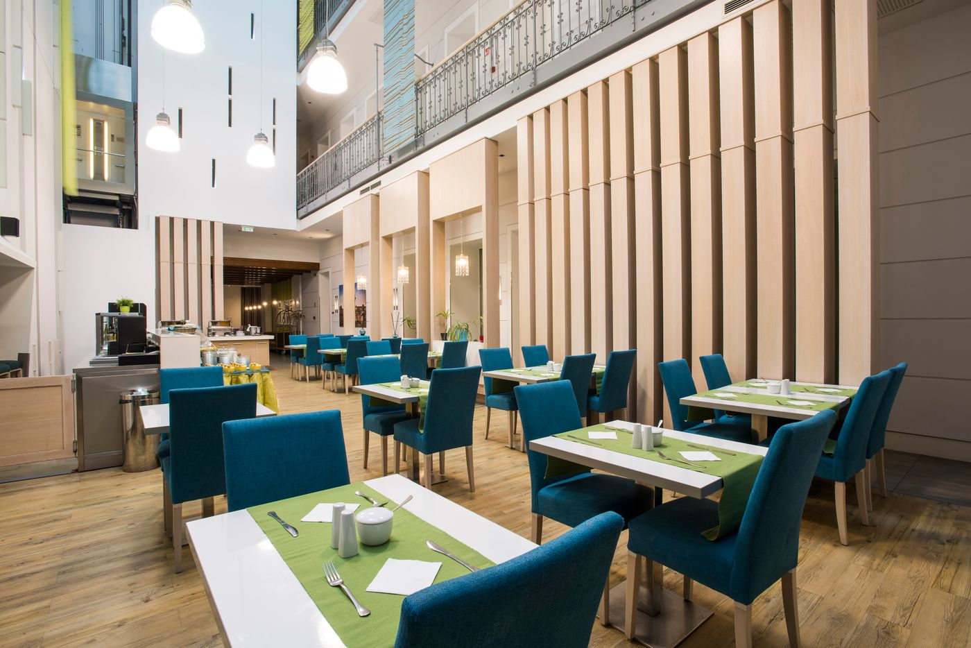 Atrium-Fashion-Hotel-Restaurant-48