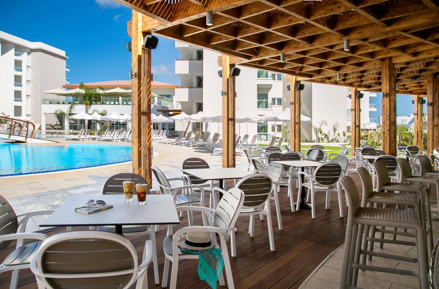 Vangelis-Hotel---Suites-Bar-14