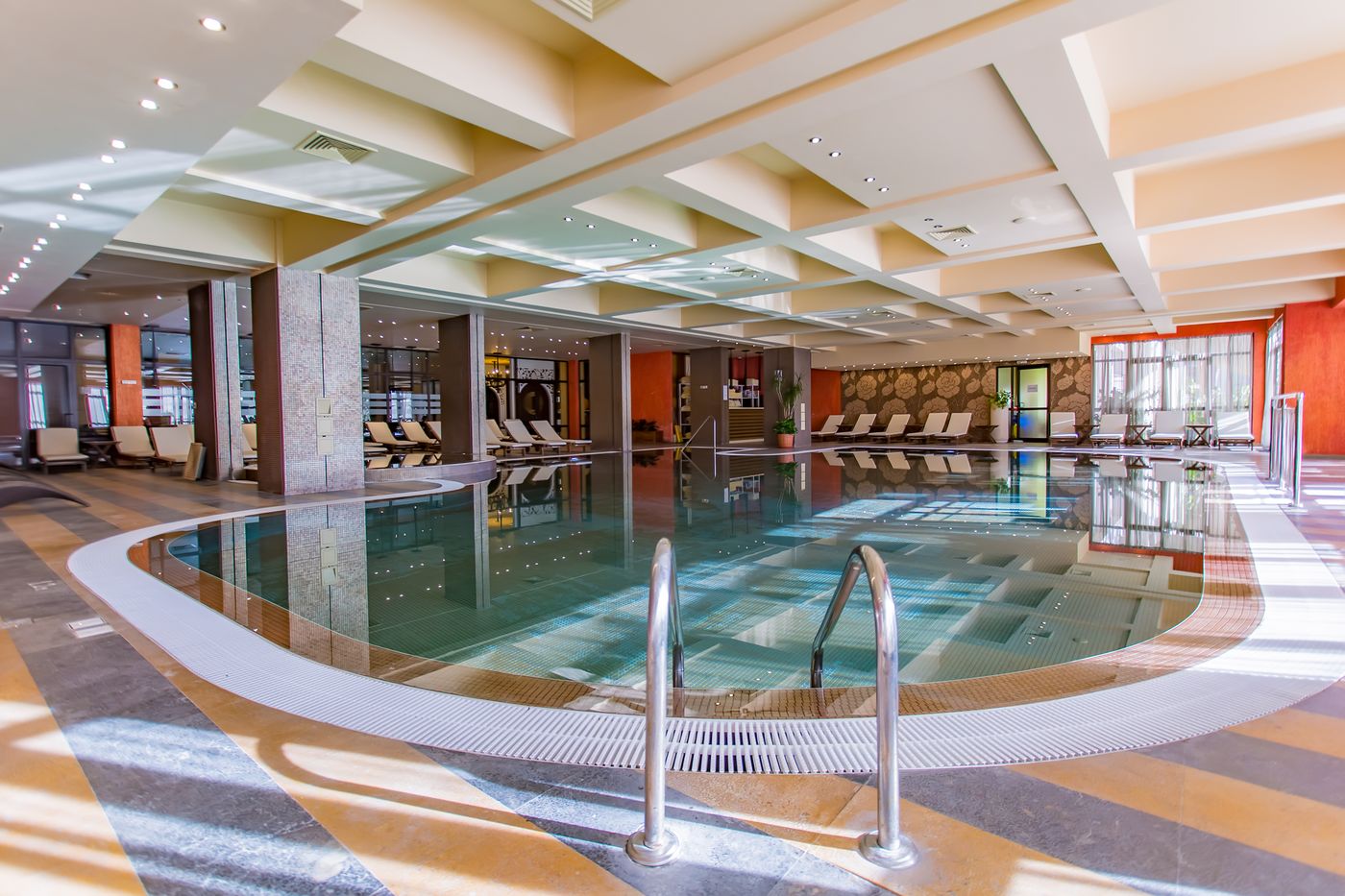 Barcelo-Royal-Beach-Pool-60