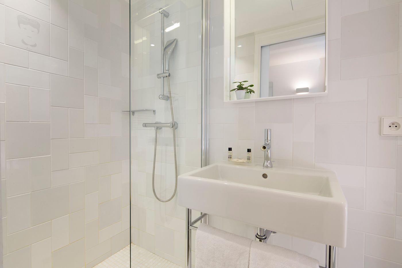 Mistral-Hotel-Room-23