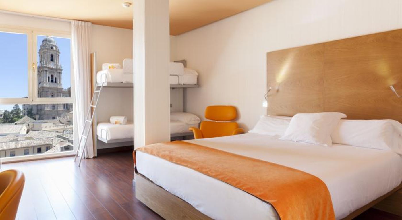 Petite Palace Plaza Hotel