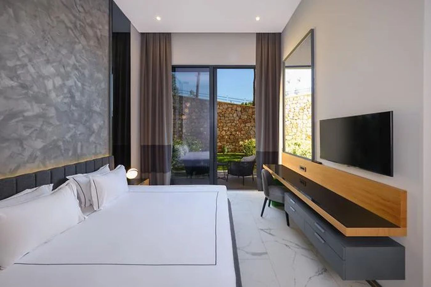 The Norm Collection Door'a 