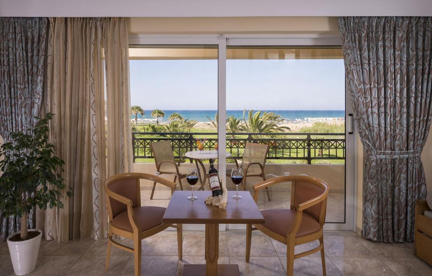 Vantaris-Palace-Room-34