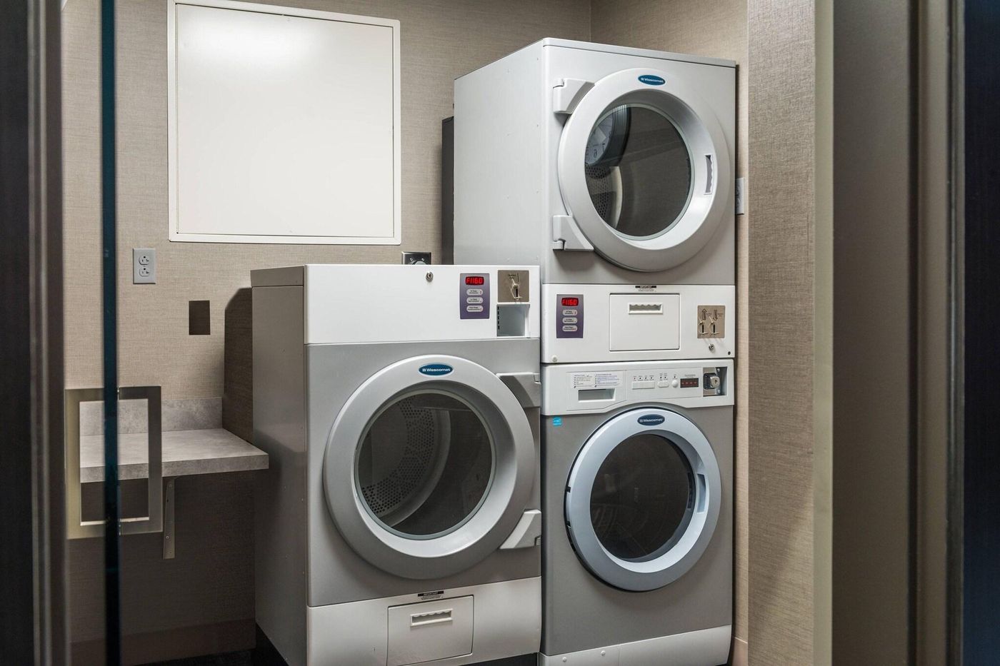 Ac-Hotel-By-Marriott-Boston-Cleveland-Circle-General-view-9