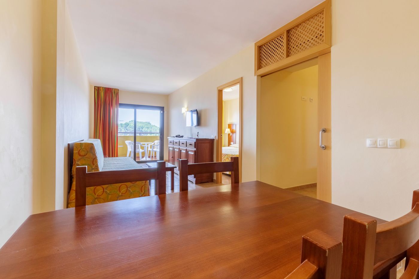 Best-Alcazar-Room-29