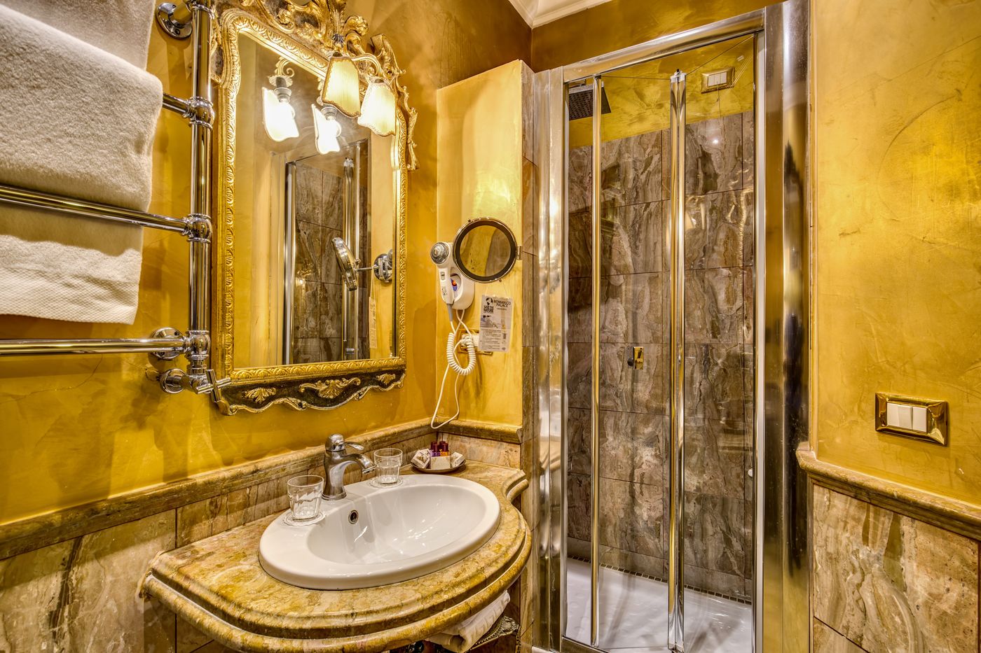 Romanico-Palace-Luxury-Hotel---Spa-Room-39