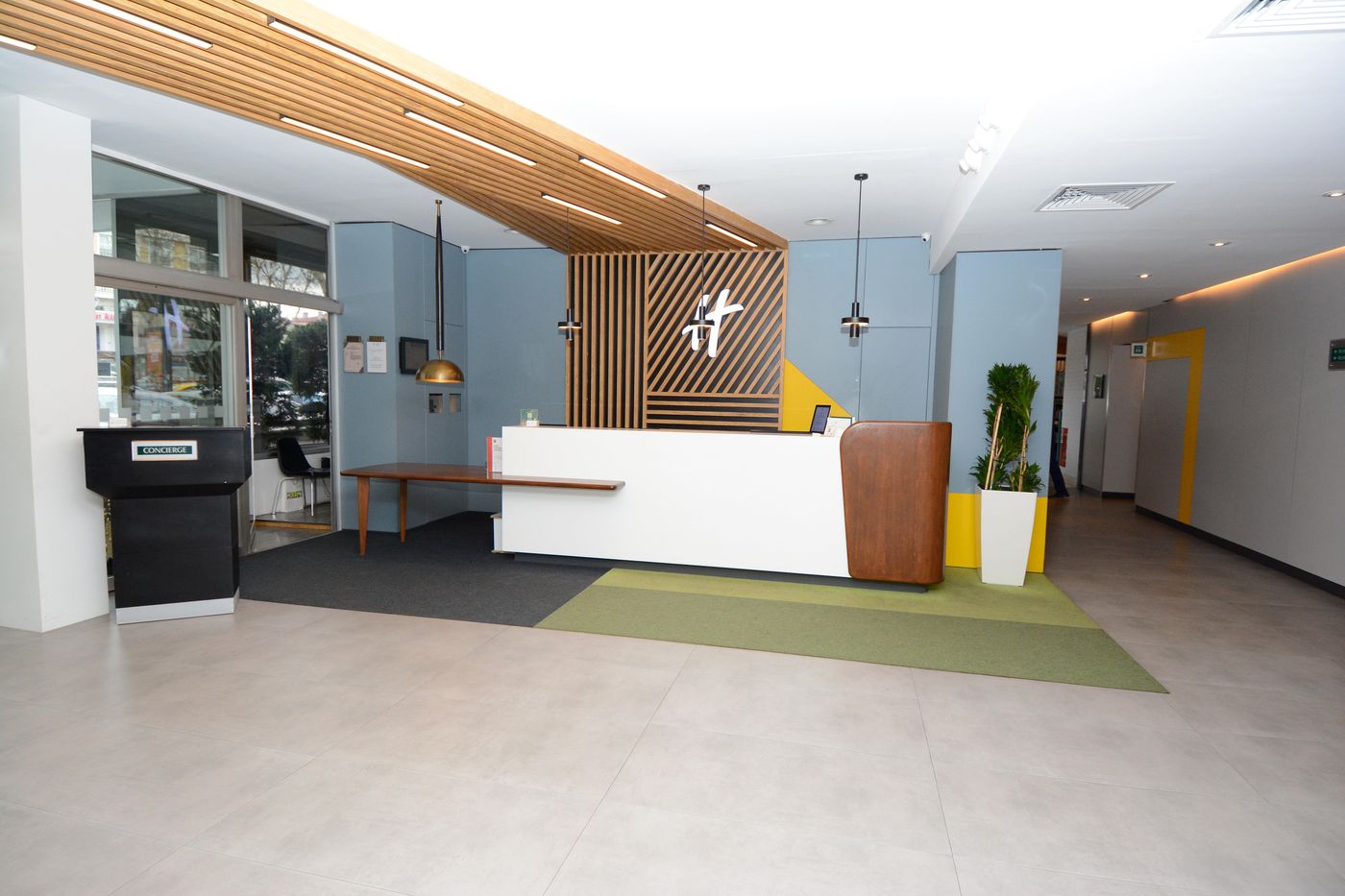 Holiday-Inn--Istanbul-City-Lobby-1