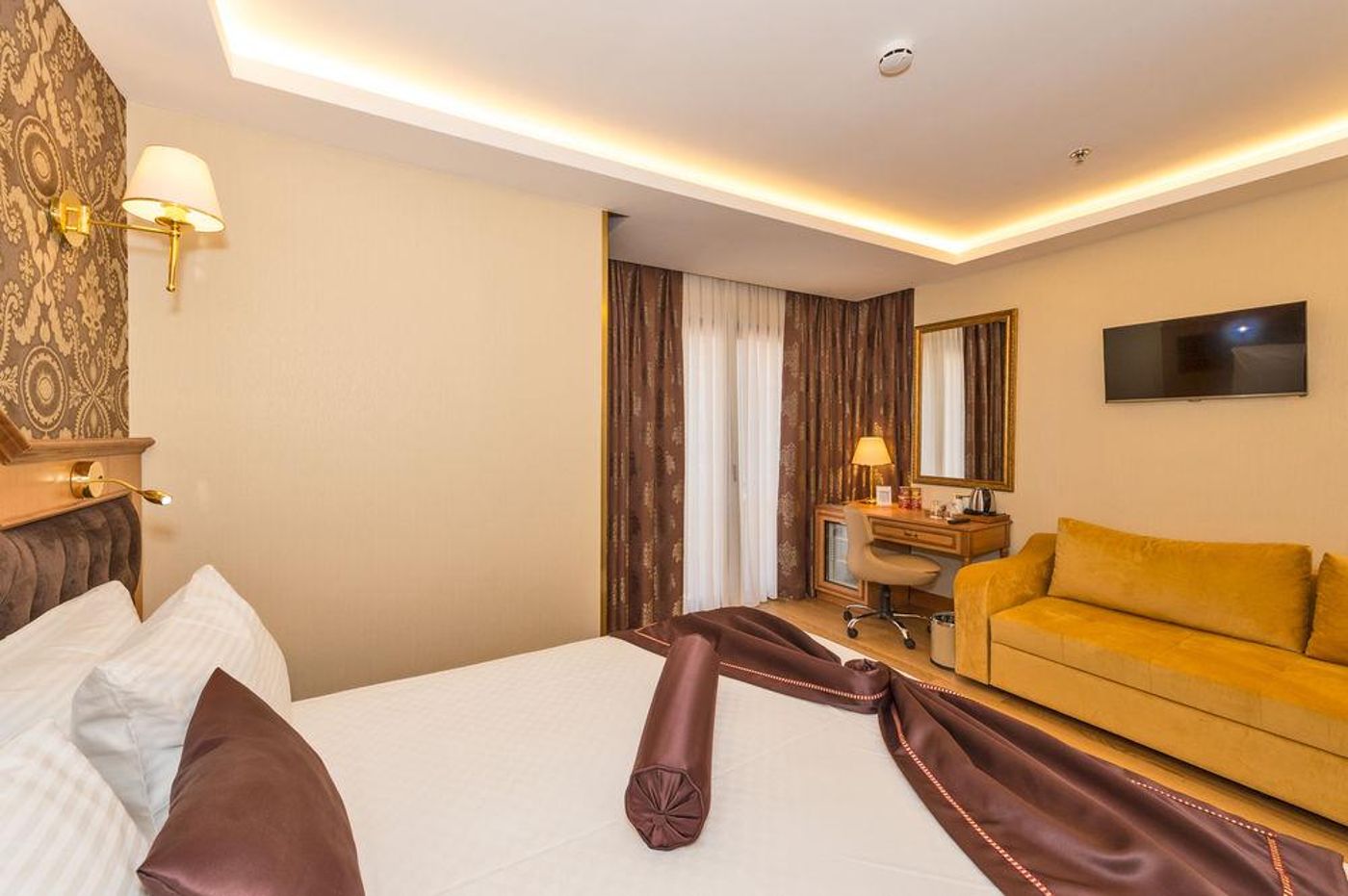Aprilis-Gold-Hotel-Room-28