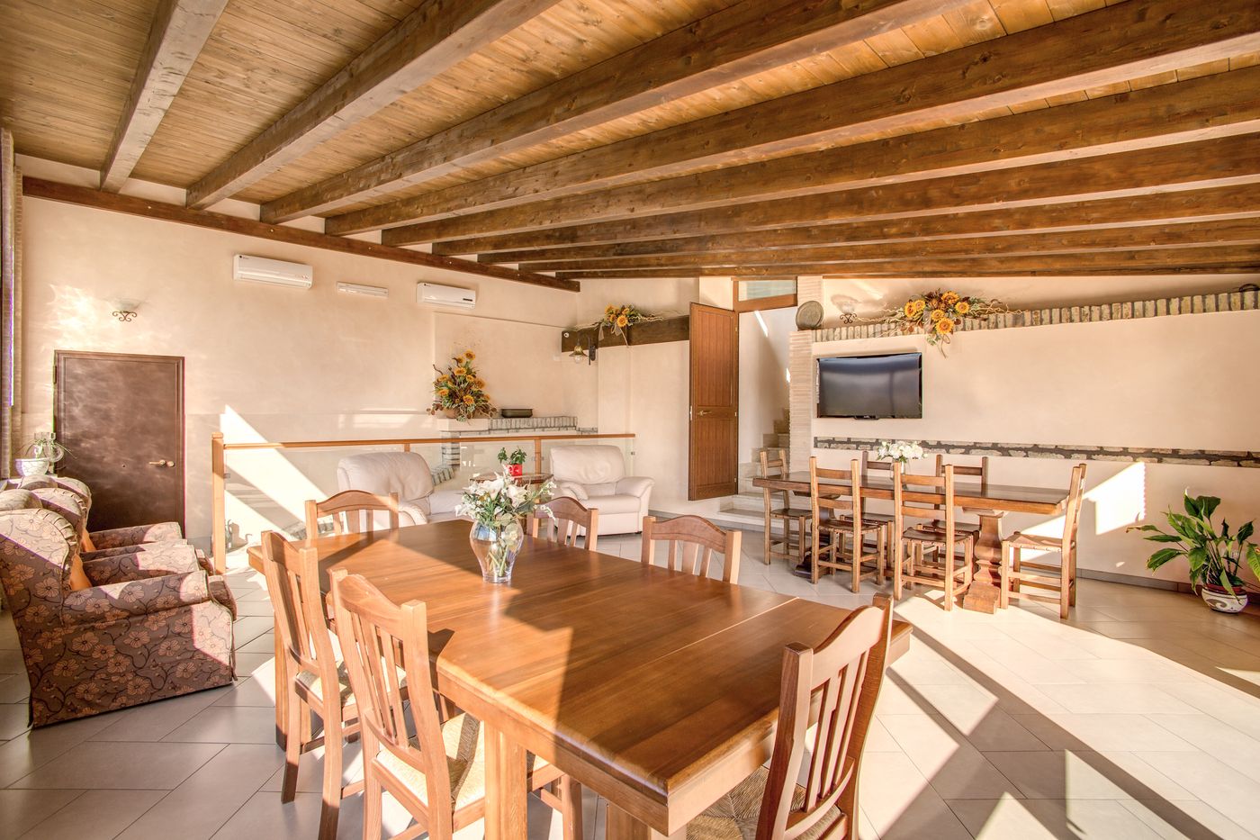 Hotel-Roma-Tiburtina-Lobby-11