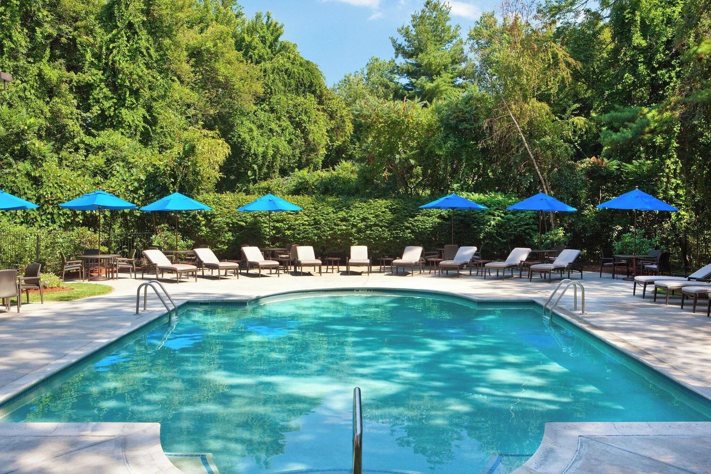 Boston-Marriott-Burlington-Pool-12