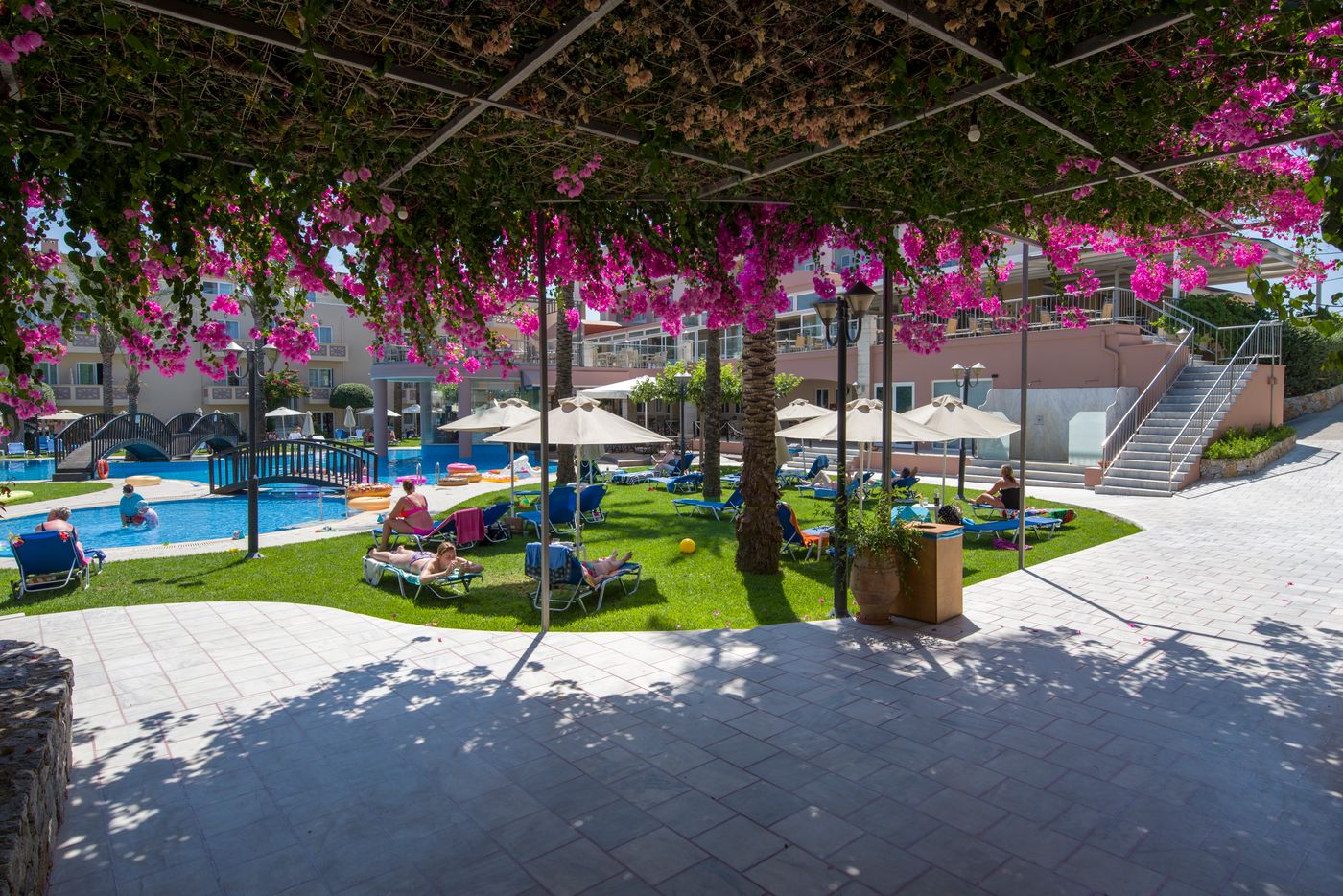 Selini-Suites-Pool-30