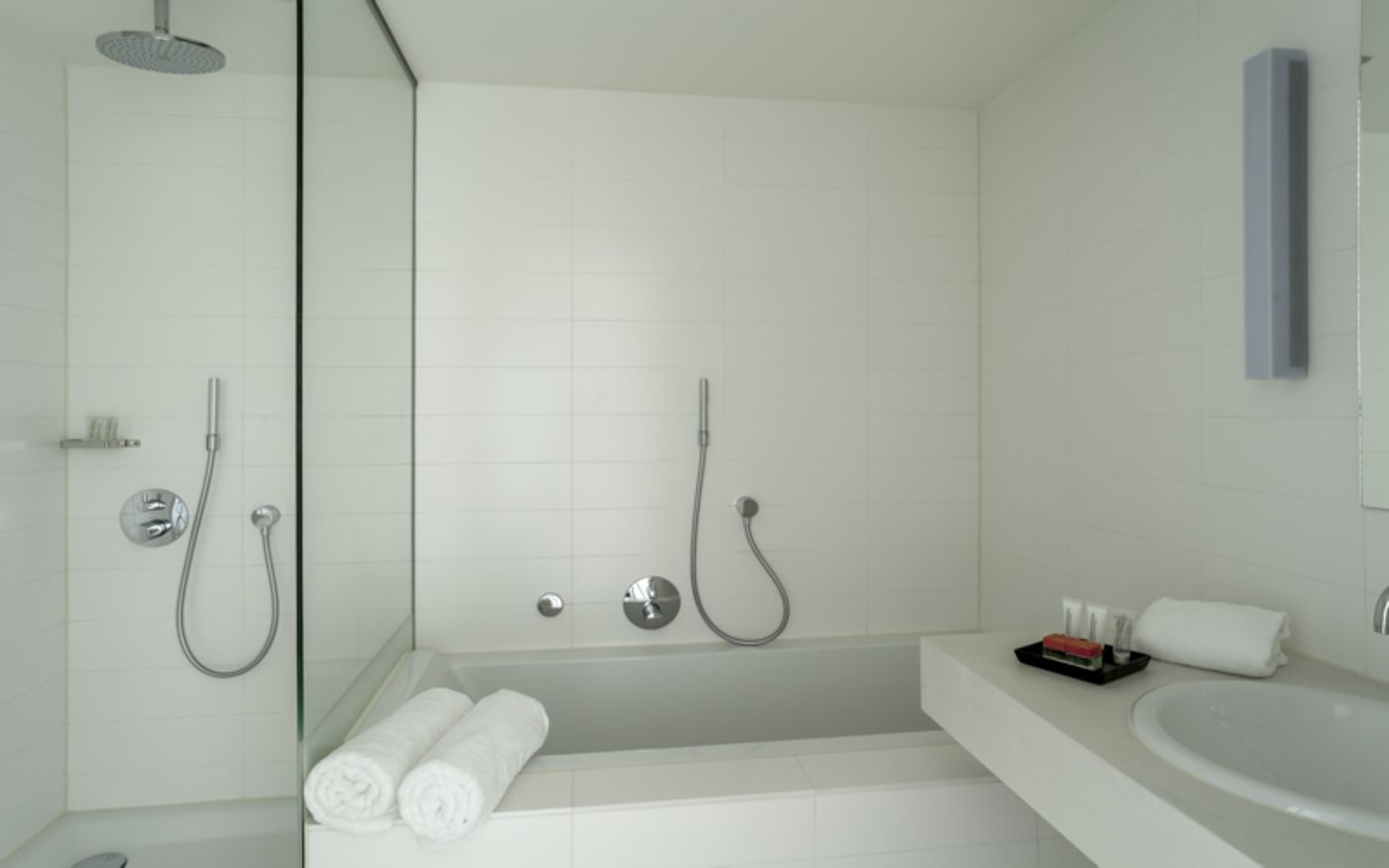 Room-Mate-Aitana-Room-56