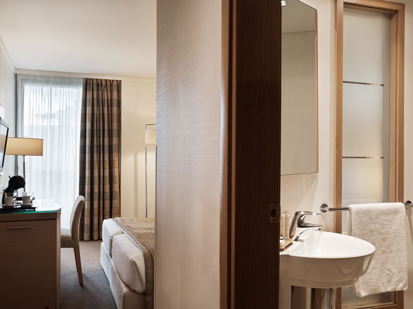 Galaxy-Hotel-Iraklio-Room-29