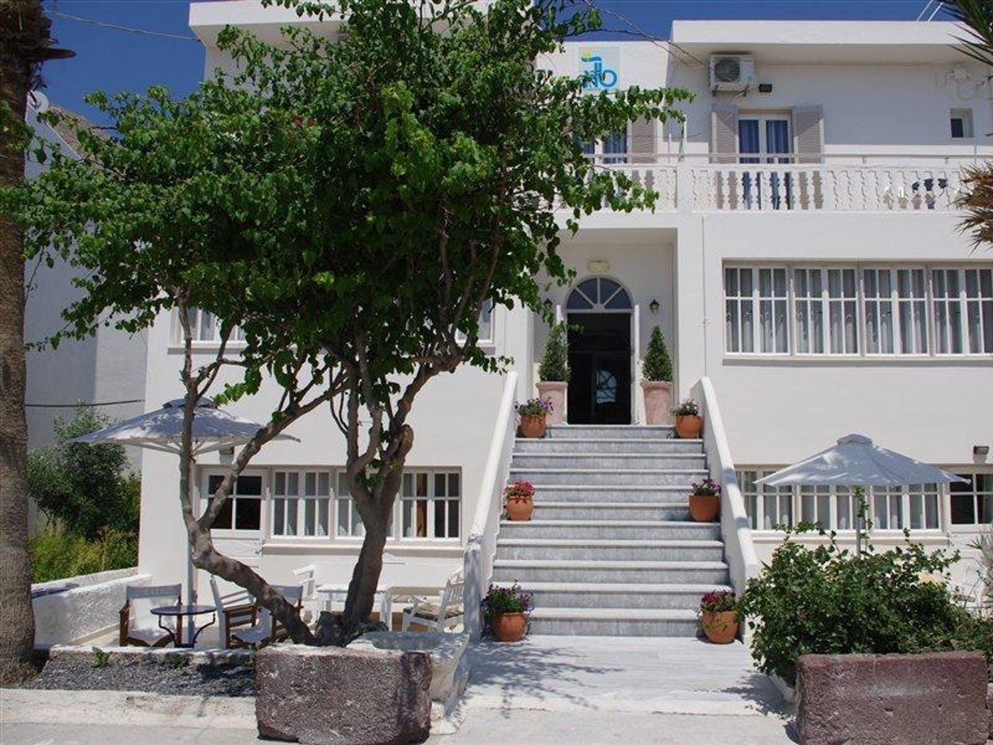 Kamari-Blu-Boutique-Hotel-General-view-2