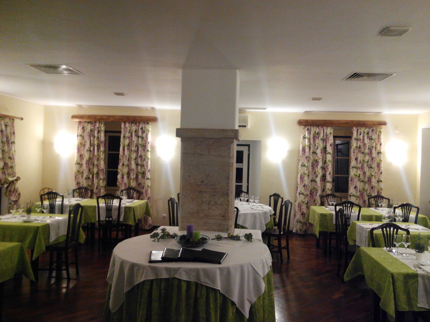 Rural-Quinta-de-Santo-Antonio-Restaurant-12