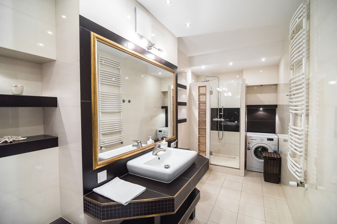 Senator-Warsaw-Apartments-Room-44