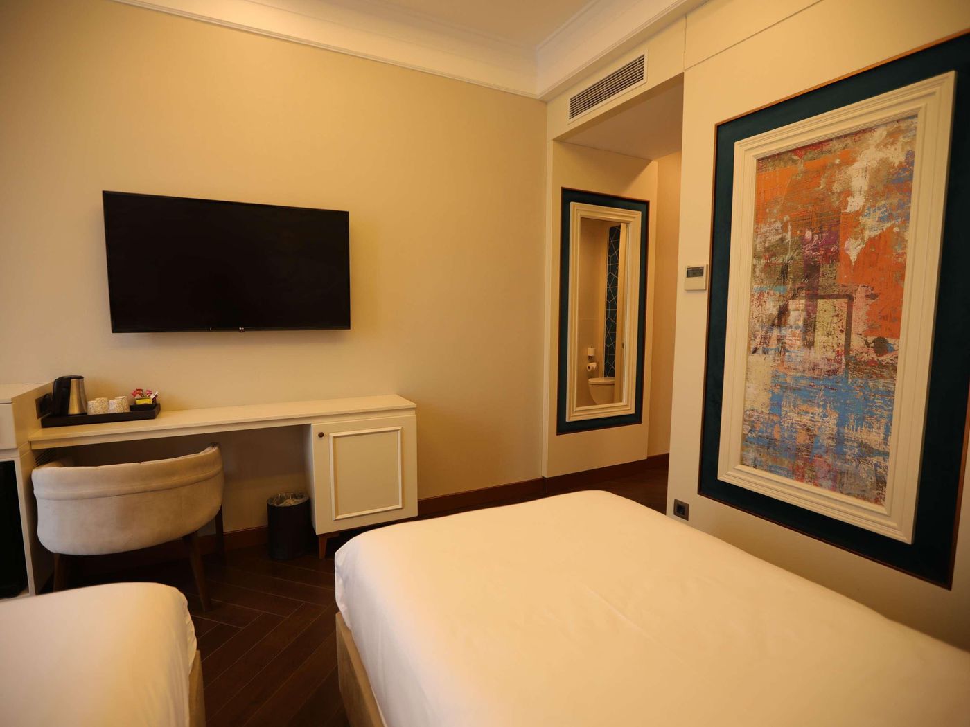 Mercure-Istanbul-Sirkeci-Room-58