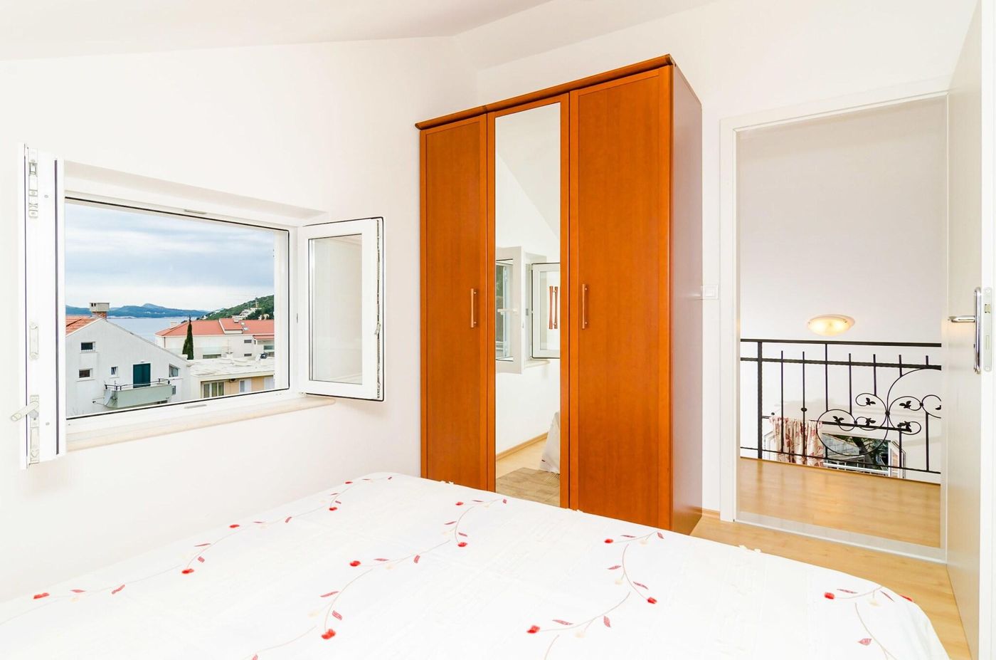 Nikola-Apartments-Room-8